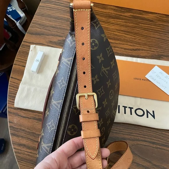 ♥️sold♥️Louis Vuitton classic bumbag monogram - Picture 11 of 16
